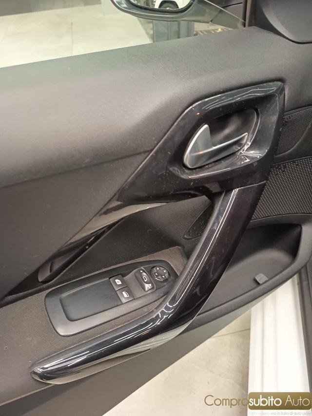 PEUGEOT 208 1° serie 1.2 VTi 82 CV 5 porte Allure