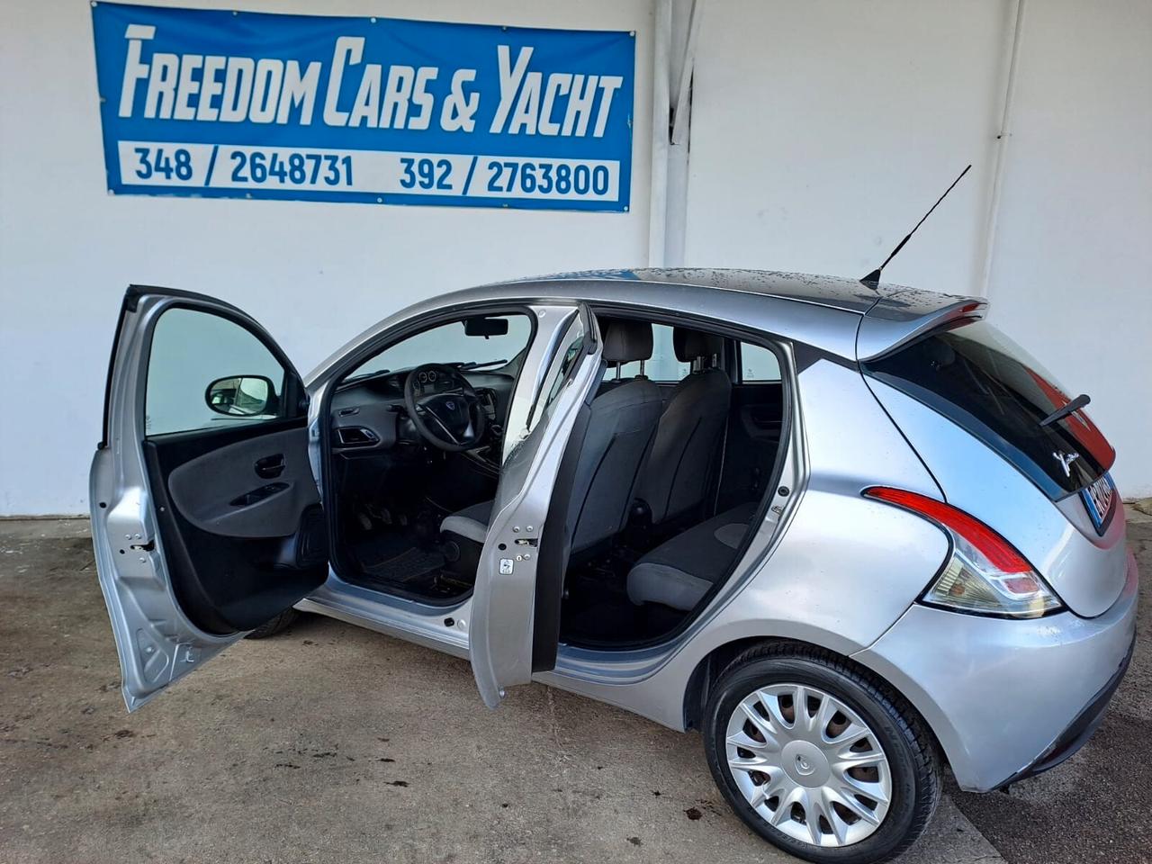Lancia Ypsilon 1.2 69 CV 5 porte S&S Silver