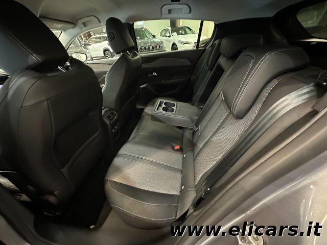 PEUGEOT 308 PureTech Turbo 130 S&S Allure Pack