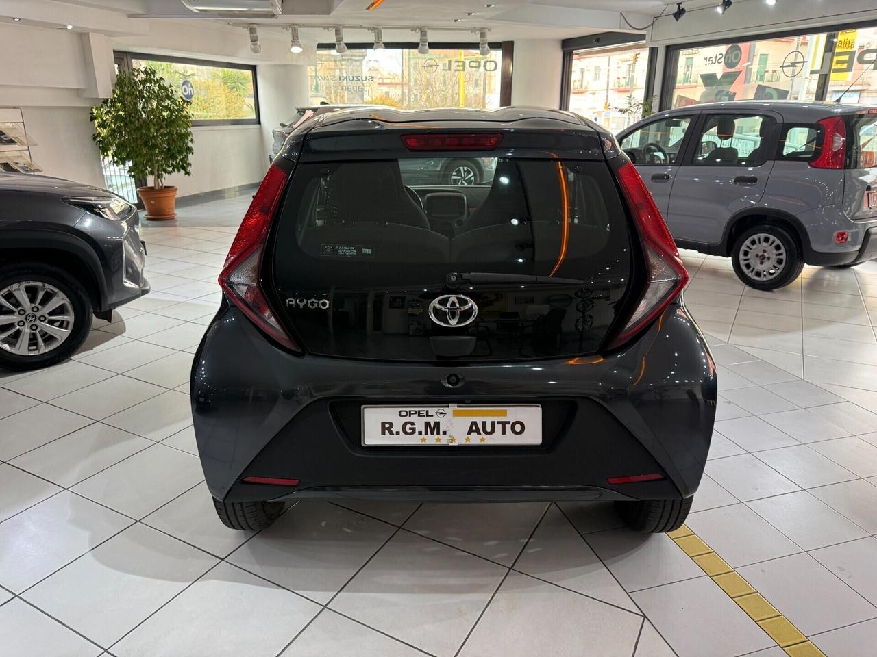 Toyota Aygo 1.0 VVT-i 72 CV 5 porte x-play MMT