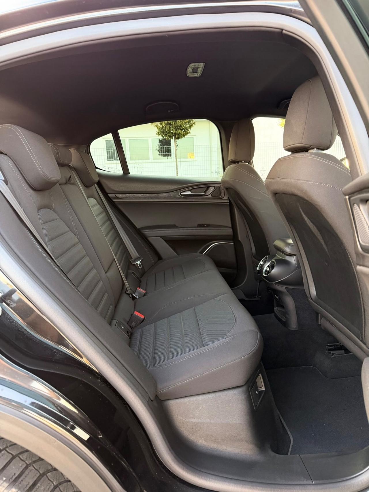 Alfa Romeo Stelvio 2.2 Turbodiesel 190 CV AT8 Q4 Sprint TotalBlack