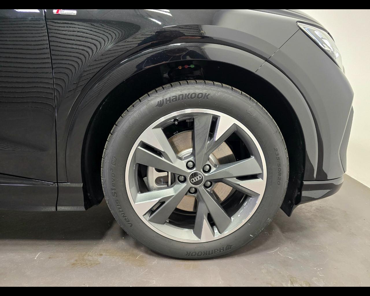 AUDI Q4 45 E-TRON QUATTRO S-LINE