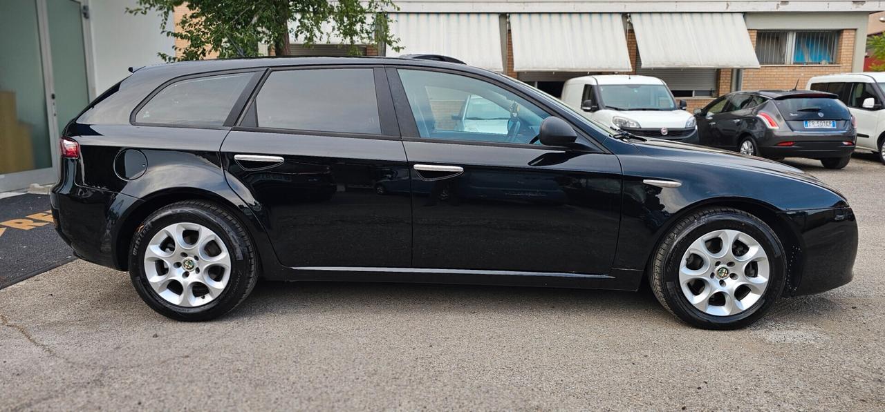 Alfa Romeo 159 1.9 JTDm Sportwagon Distinctive