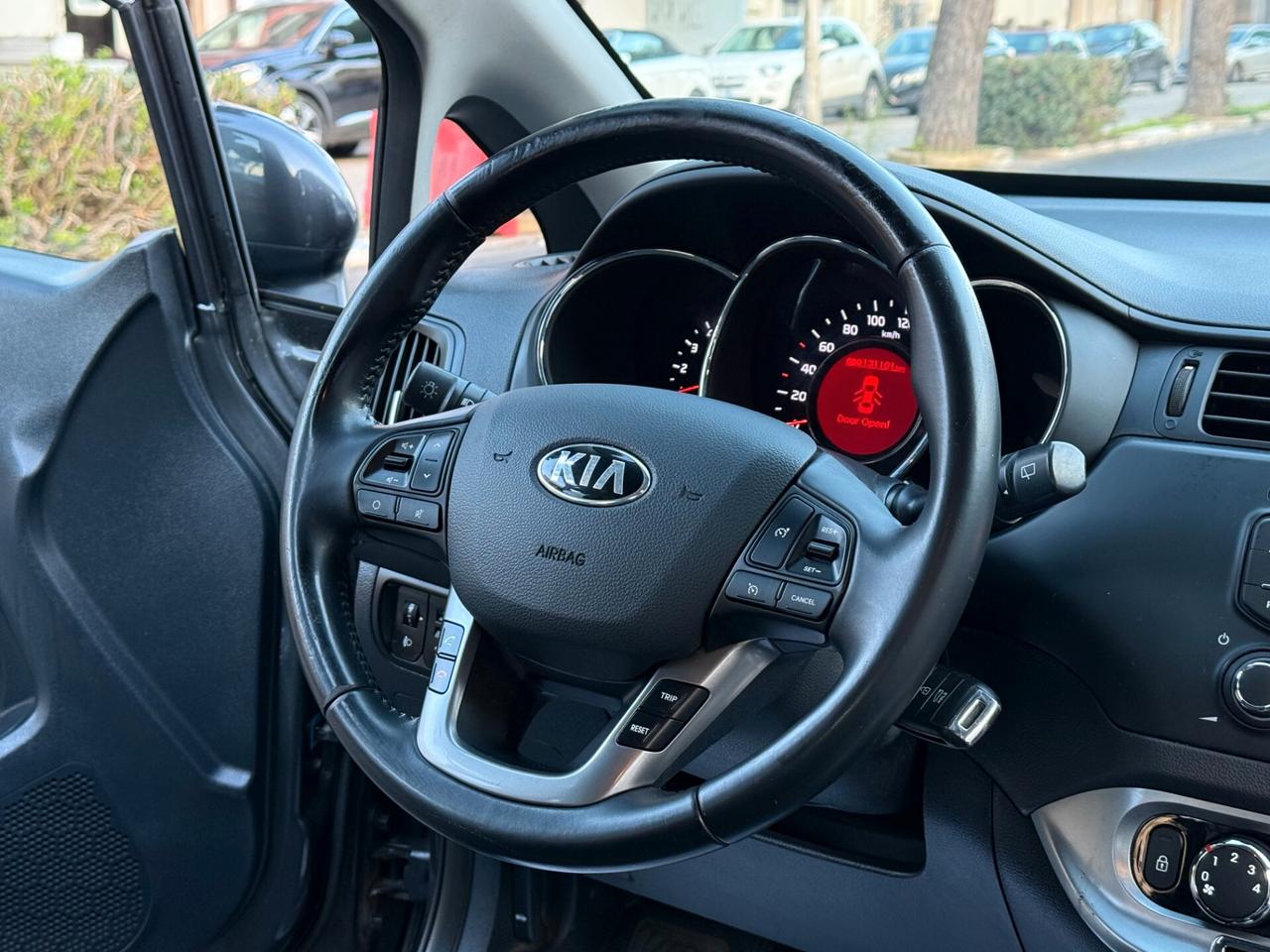 Kia Rio 1.1 CRDi 75CV 5P. Cool - 2014