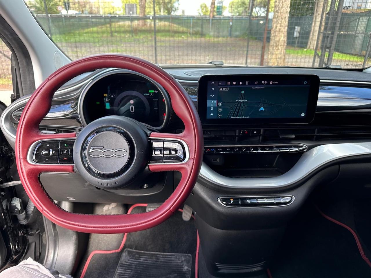 Fiat 500 La Prima Cabrio 42 kWh nera opaca full led prezzo promo