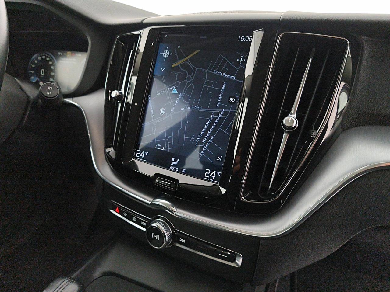 Volvo XC60 2.0 b4 Business Plus awd