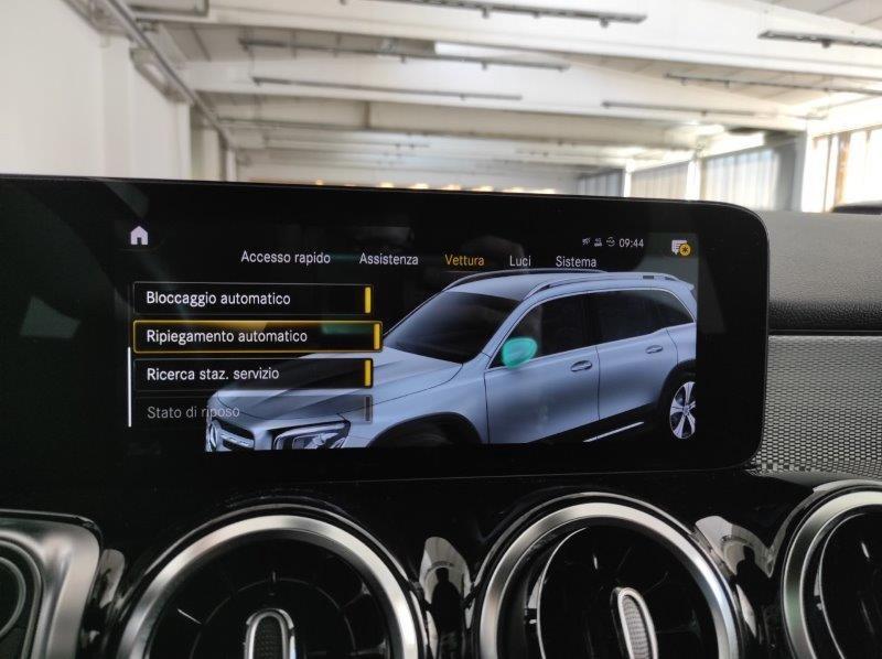Mercedes-Benz GLB (X247) - GLB 200 d Automatic Business Extra