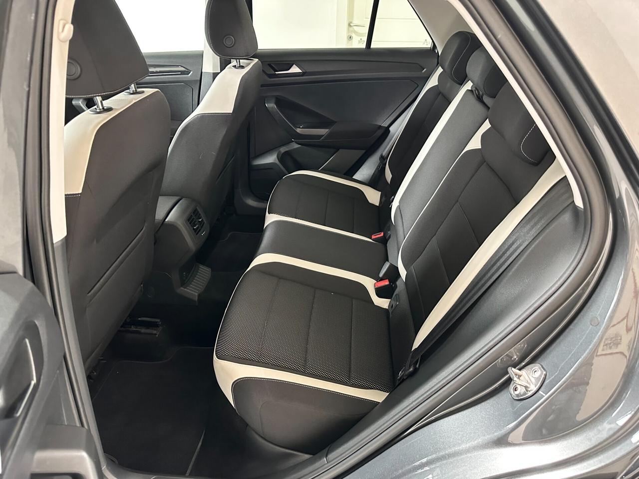 Volkswagen T-Roc 2.0 TDI 150cv DSG 4MOTION - UNICO