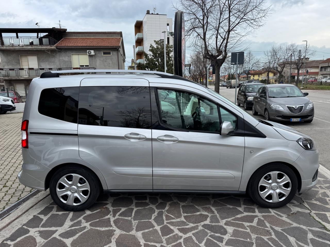Ford Tourneo Courier Tourneo Courier 1.5 TDCI 75 CV S&S Sport