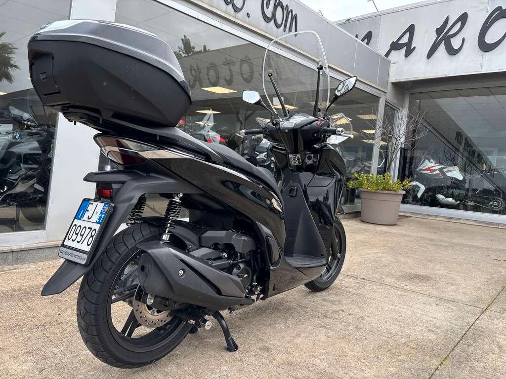 Honda SH 350 2024 / KM 12.000 Tuo a solo 59 Euro al mese
