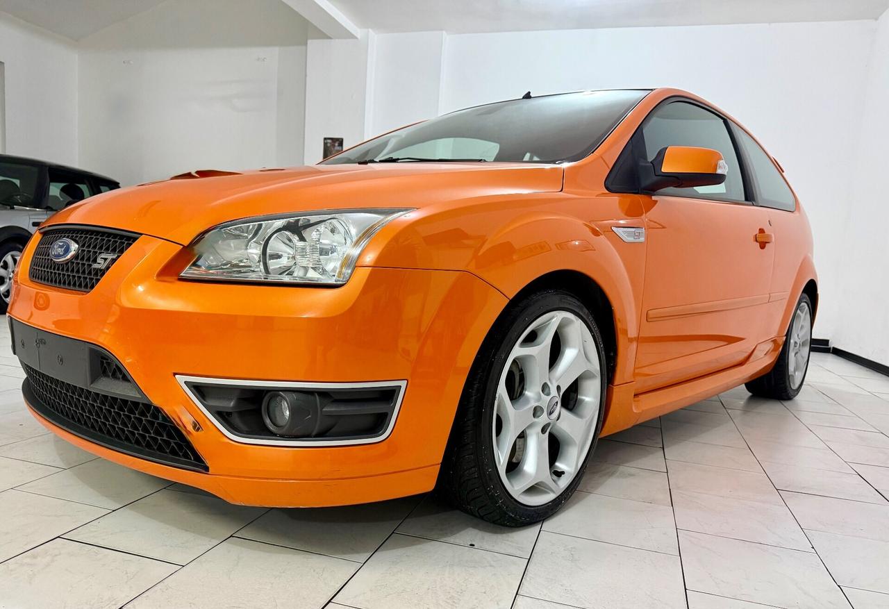Ford Focus CC 2.5T (225CV) 20V 5p. ST