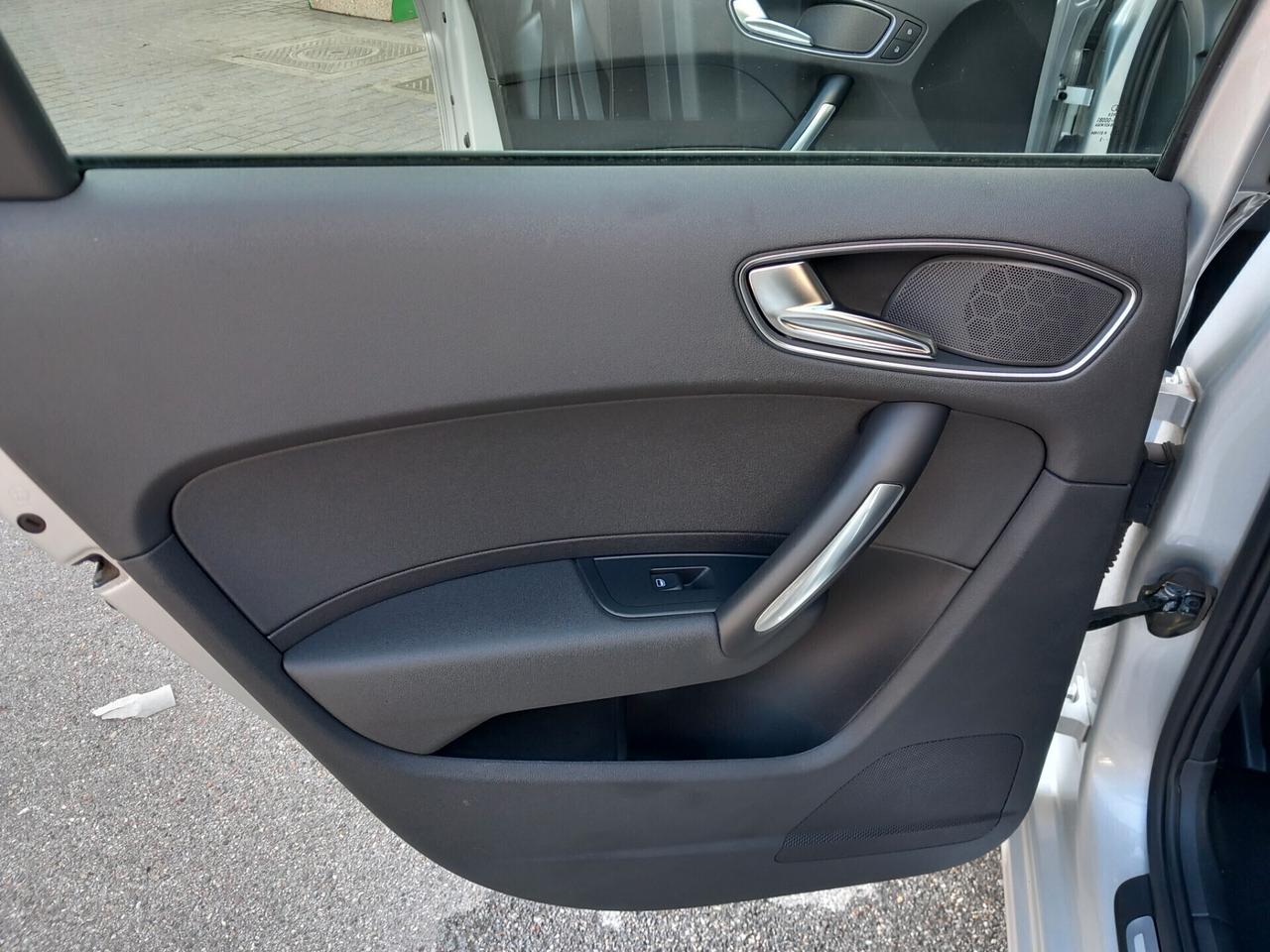 Audi A1 1.6 TDI S tronic SPB SLINE