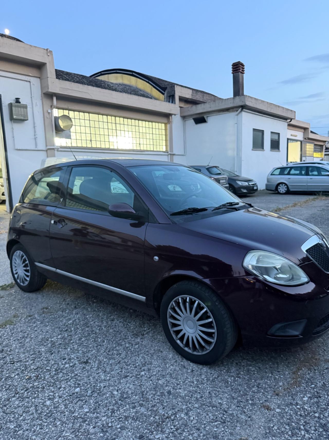 Lancia Ypsilon 1.2 Modamilano