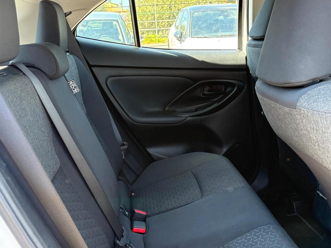 Toyota Yaris Cross 1.5 Hybrid 5p. E-CVT AWD-i Business