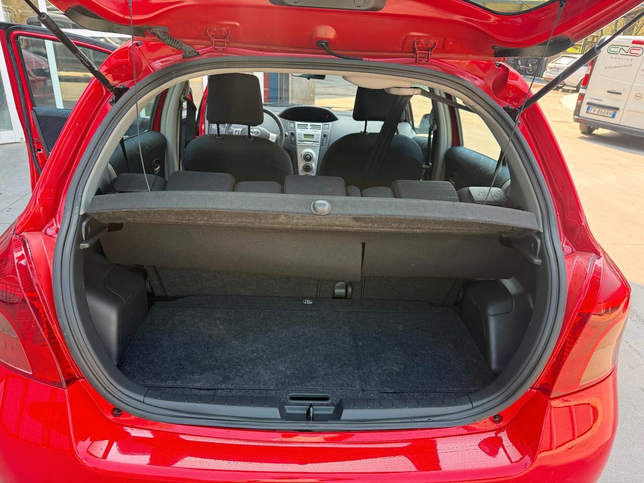 Toyota Yaris 1.3 5 porte Sol 86cv SOLO 17.400 KM