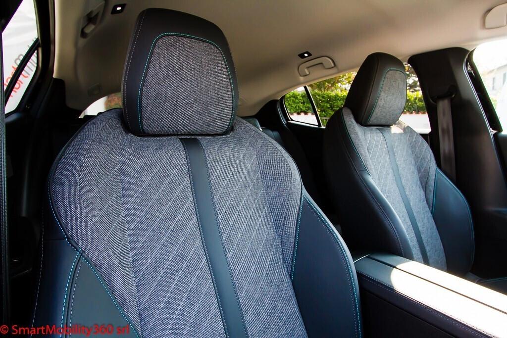 Peugeot 408 Hybrid 136 e-DCS6 Allure - Ok neopatentati!!!