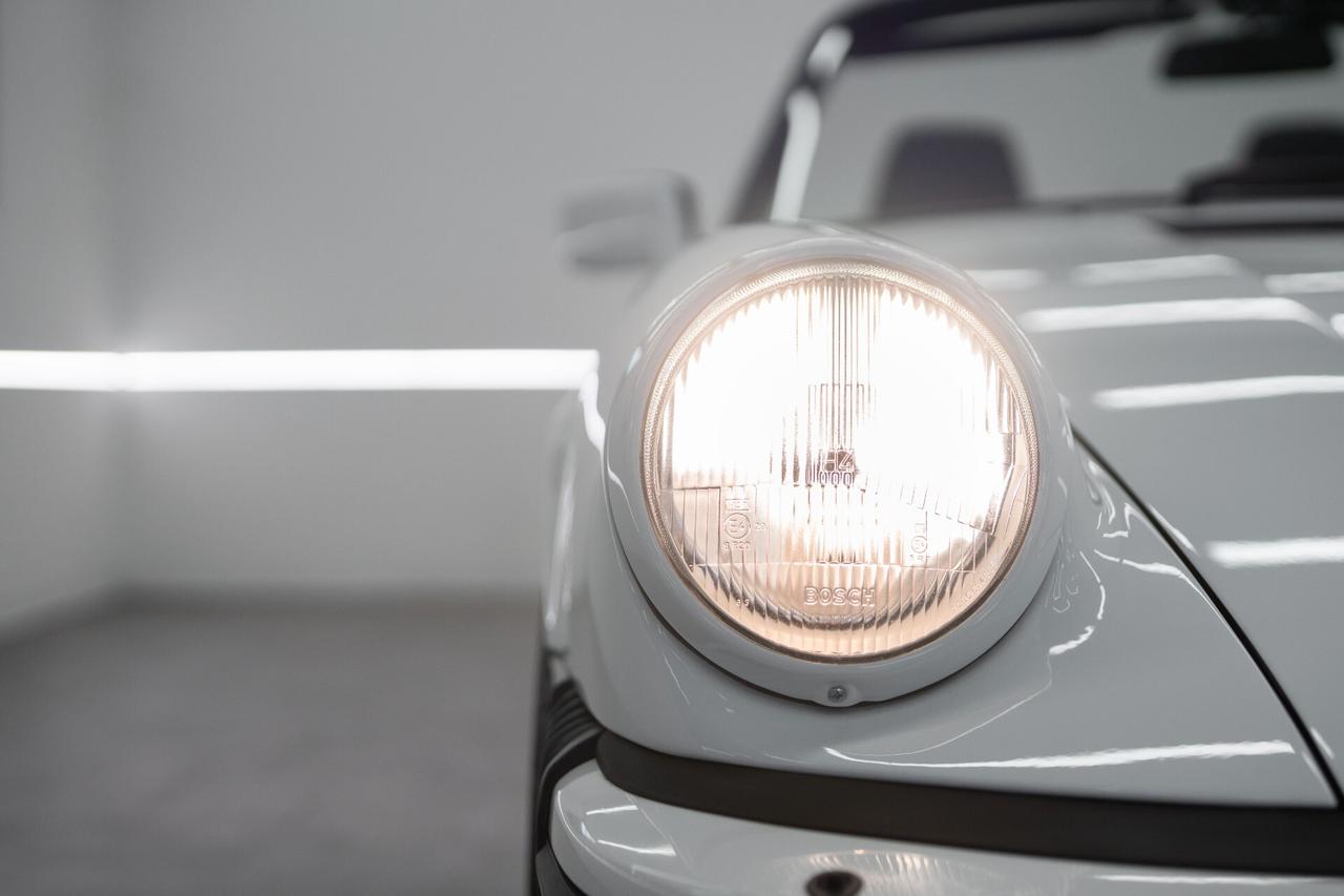 Porsche 911 Carrera 3.2 Cabriolet