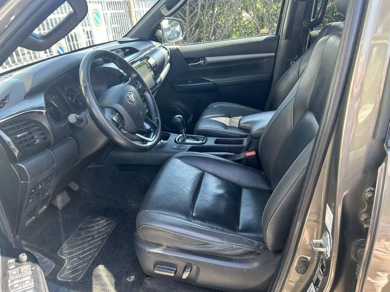 Toyota Hilux Hilux 2.8 D A/T 4WD 4 porte Double Cab Invincible
