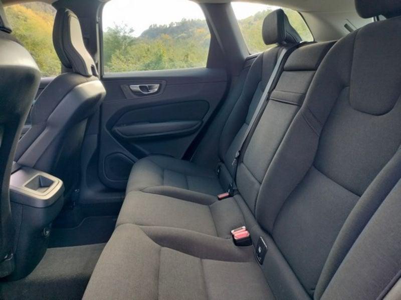 Volvo XC60 XC60 B4 (d) AWD Geartronic Momentum Pro