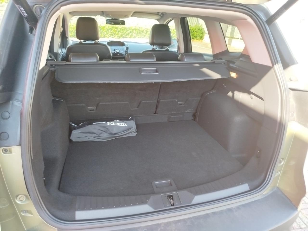 Ford Kuga 2.0 TDCI 140 CV 4WD Titanium