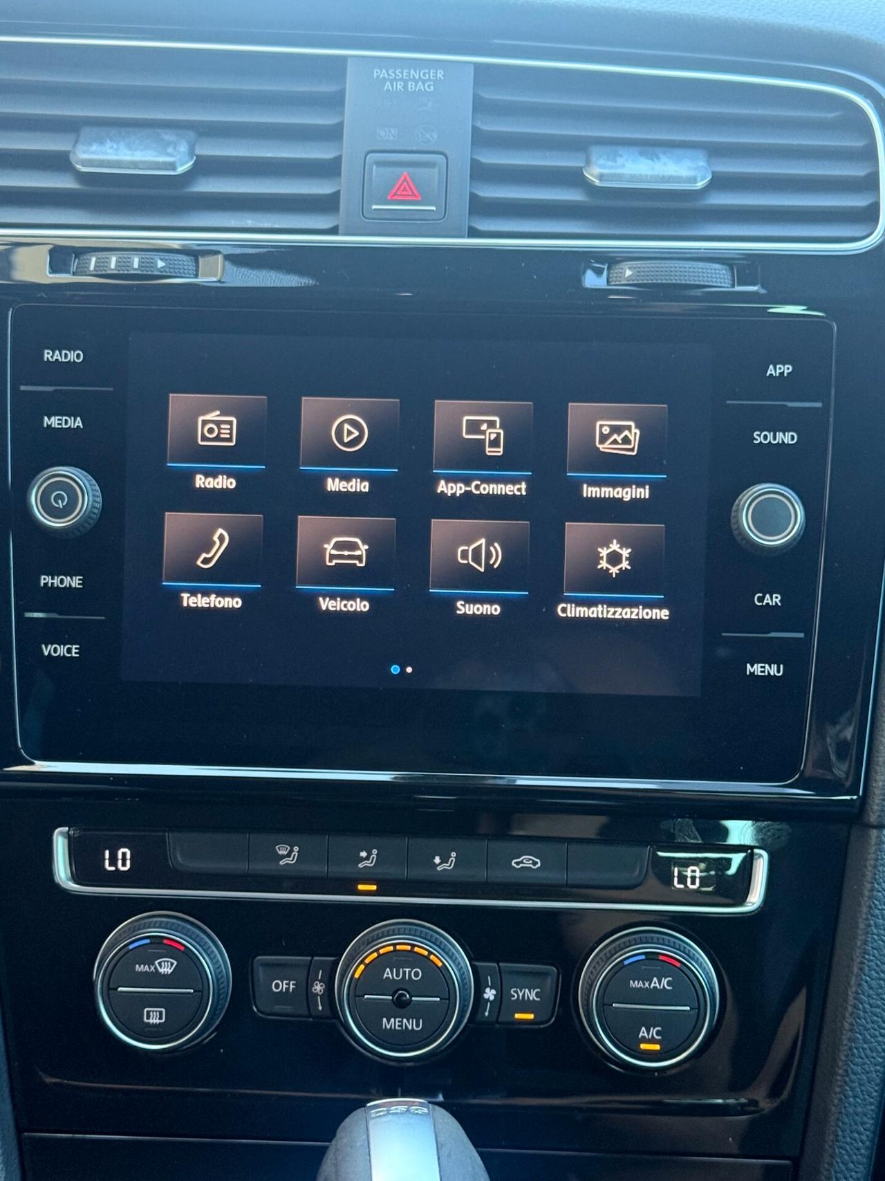 Volkswagen Golf 5p 1.6 tdi Highline 110cv dsg. R-LINE ,APPLE CARPLAY,ANDROID AUTO,BLUETOOTH,NAVI,FARI LED