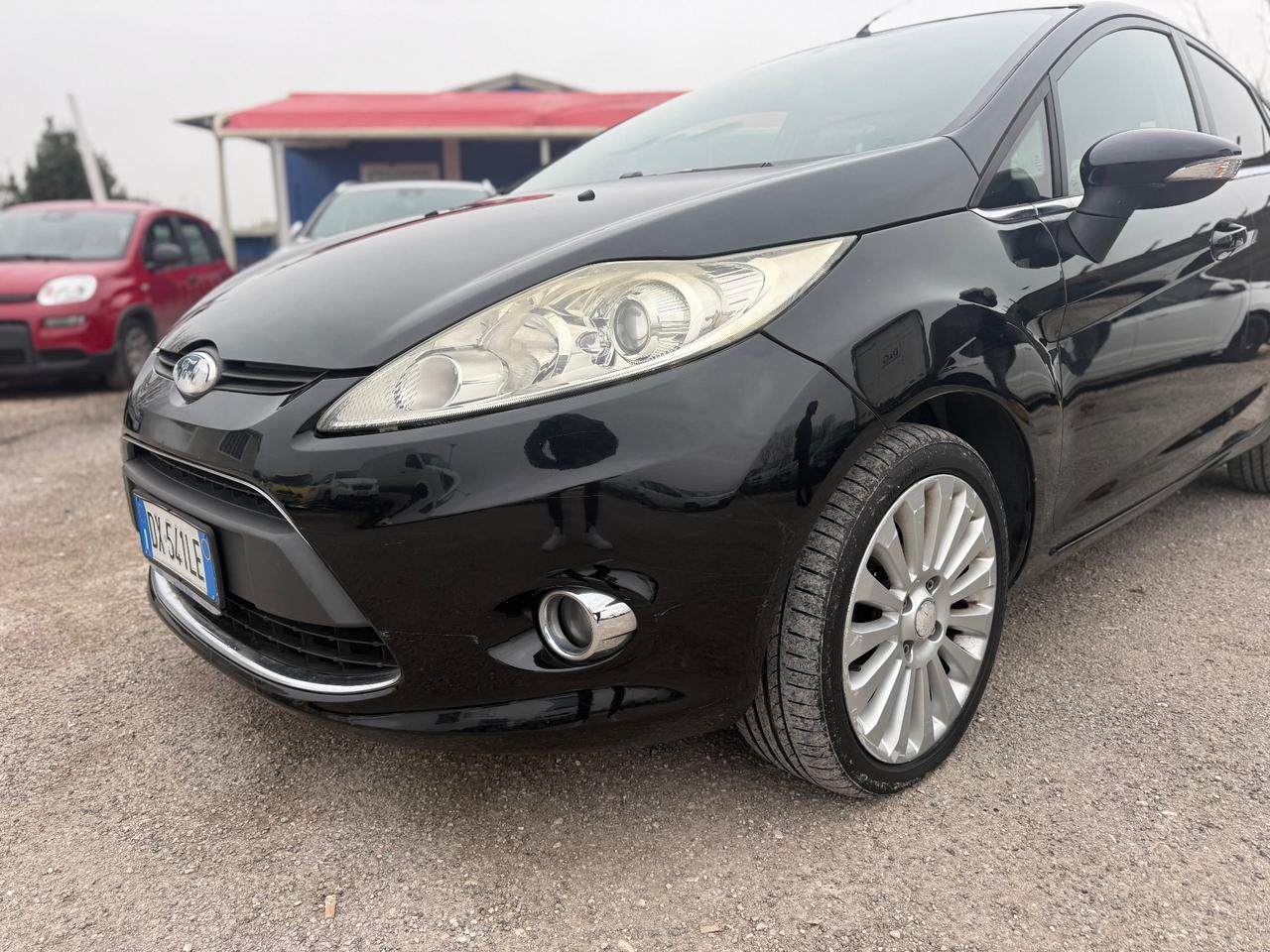 Ford Fiesta 1.4 TDCi 68CV 5 porte Titanium