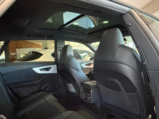 AUDI Q8 50 TDI 286 CV quattro S line edition Black Pack