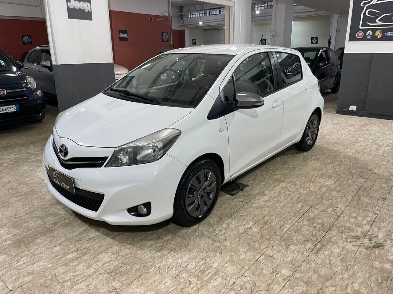 Toyota Yaris 1.0 5 porte Lounge