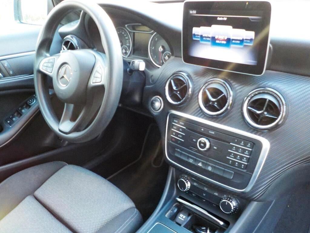 Mercedes-benz GLA 180 GLA 180 d Automatic Premium