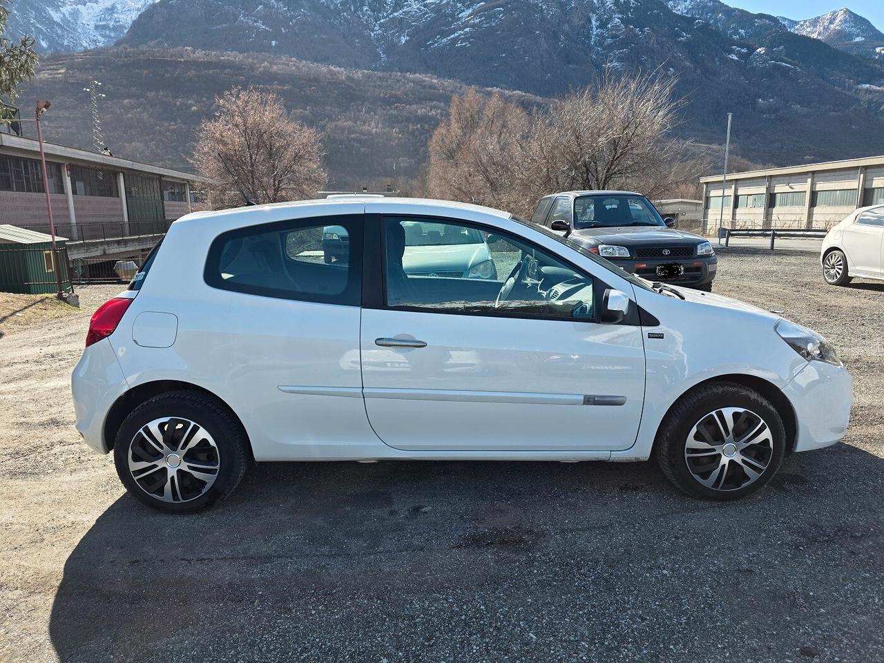 Renault Clio 1.2 16V Yahoo!