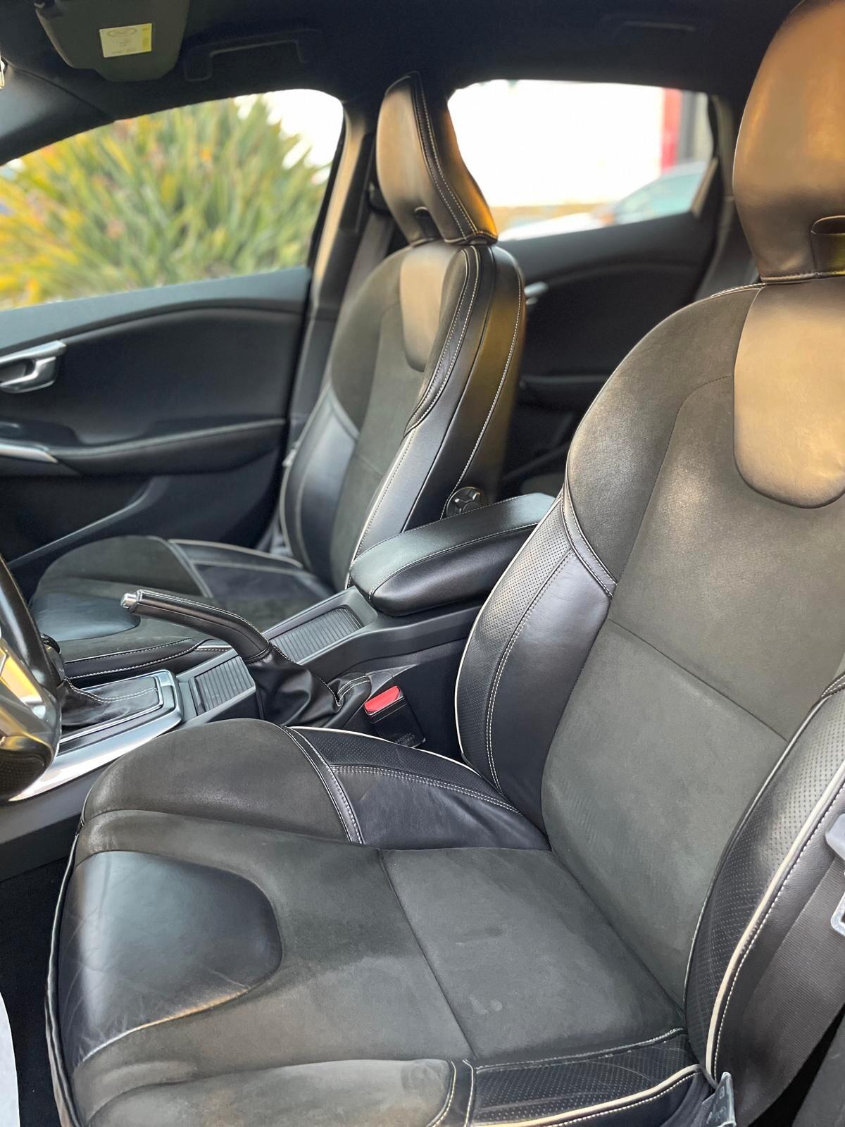 Volvo V40 D3 Geartronic R-design Momentum