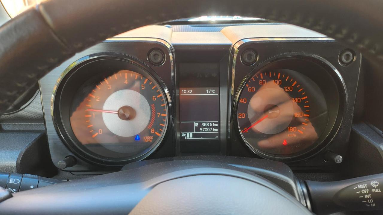 Suzuki Jimny 1.5 5MT Top