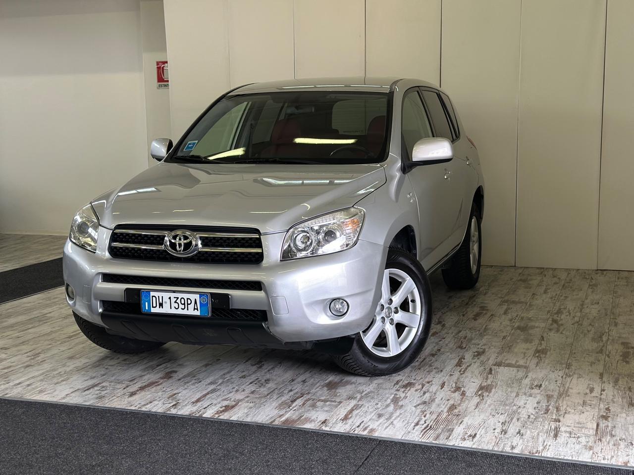 Toyota RAV4 2.2 D-4D 136 CV Sol
