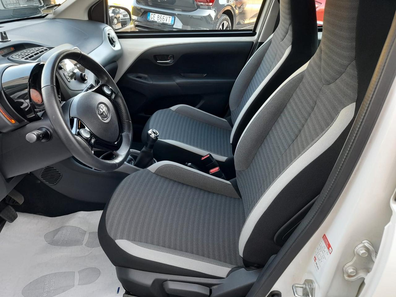 Toyota Aygo 1.0 VVT-i 72 CV 5 porte x-play