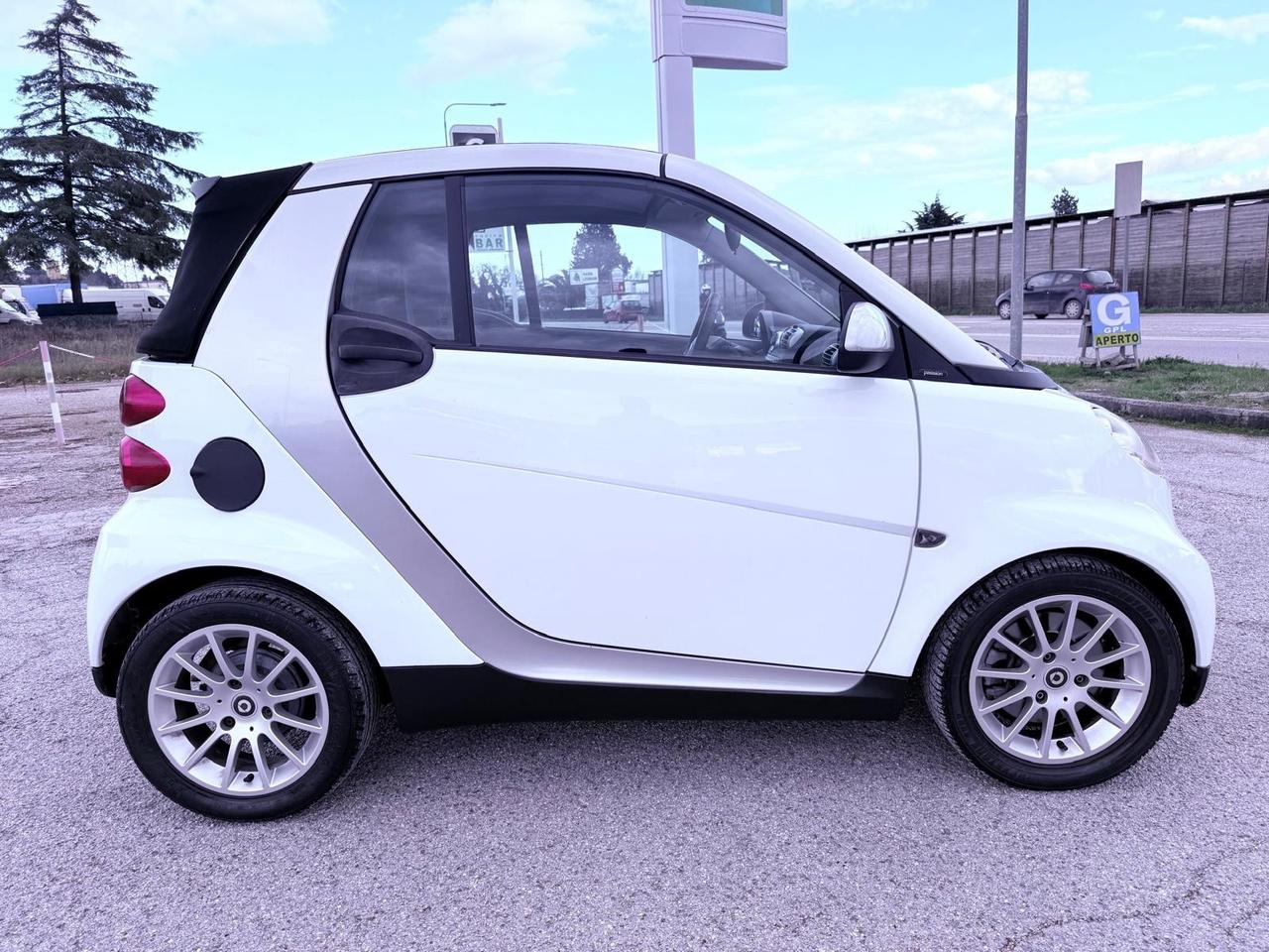 Smart ForTwo 1000 52 kW MHD cabrio passion