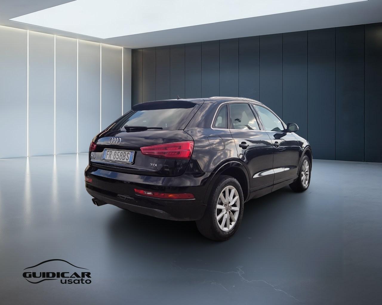 AUDI Q3 I 2015 - Q3 2.0 tdi Business 120cv
