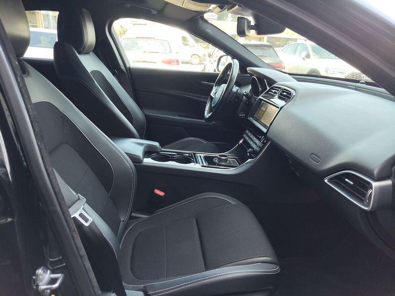 Jaguar XE 2.0 D Turbo 180CV AWD aut. R-Sport