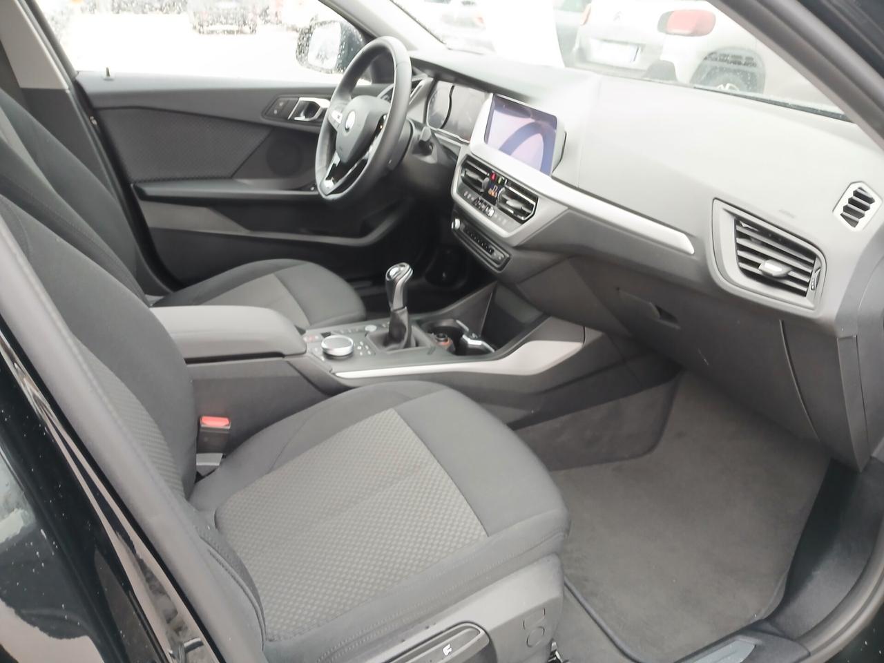 BMW 116 116D BUSINESS ADVANTAGE 2021