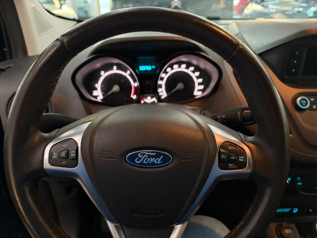 Ford Tourneo Courier 1.5 TDCI Turbo Diesel EURO 6 100 CV S&S Plus