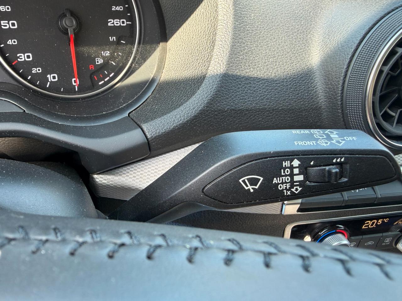 Audi Q2 30 TDI S tronic Business Design