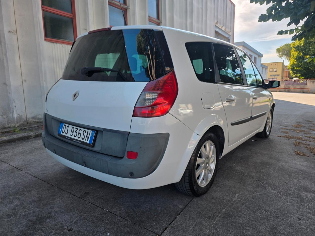 Renault Grand Scénic 1.5 dCi/105CV PlayStation Portable