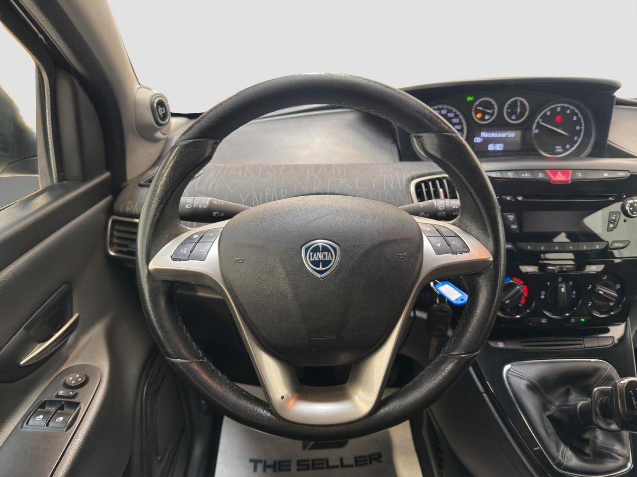 Lancia Ypsilon 5 Porte Ypsilon 1.2 8v Gold s&s 69cv E6