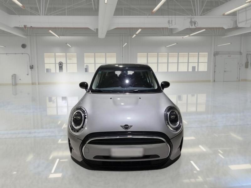 MINI COOPER ESSENTIAL AUTO 5 PORTE BERLINA