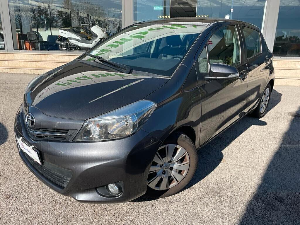 TOYOTA YARIS 1.0 5 PORTE ACTIVE NEOPATENTATI