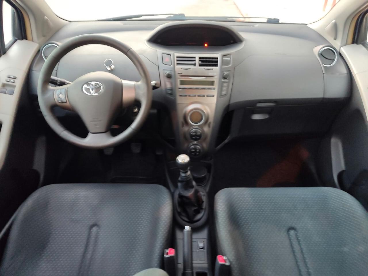 Toyota Yaris 1.4 D-4D 90CV ( 2010)