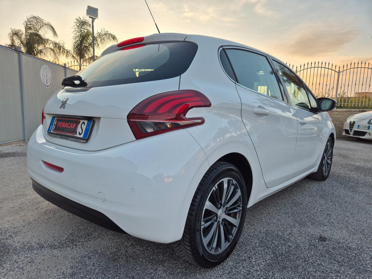 Peugeot 208 RESTAYLING 1.6 TDI 75 CV Allure FULL