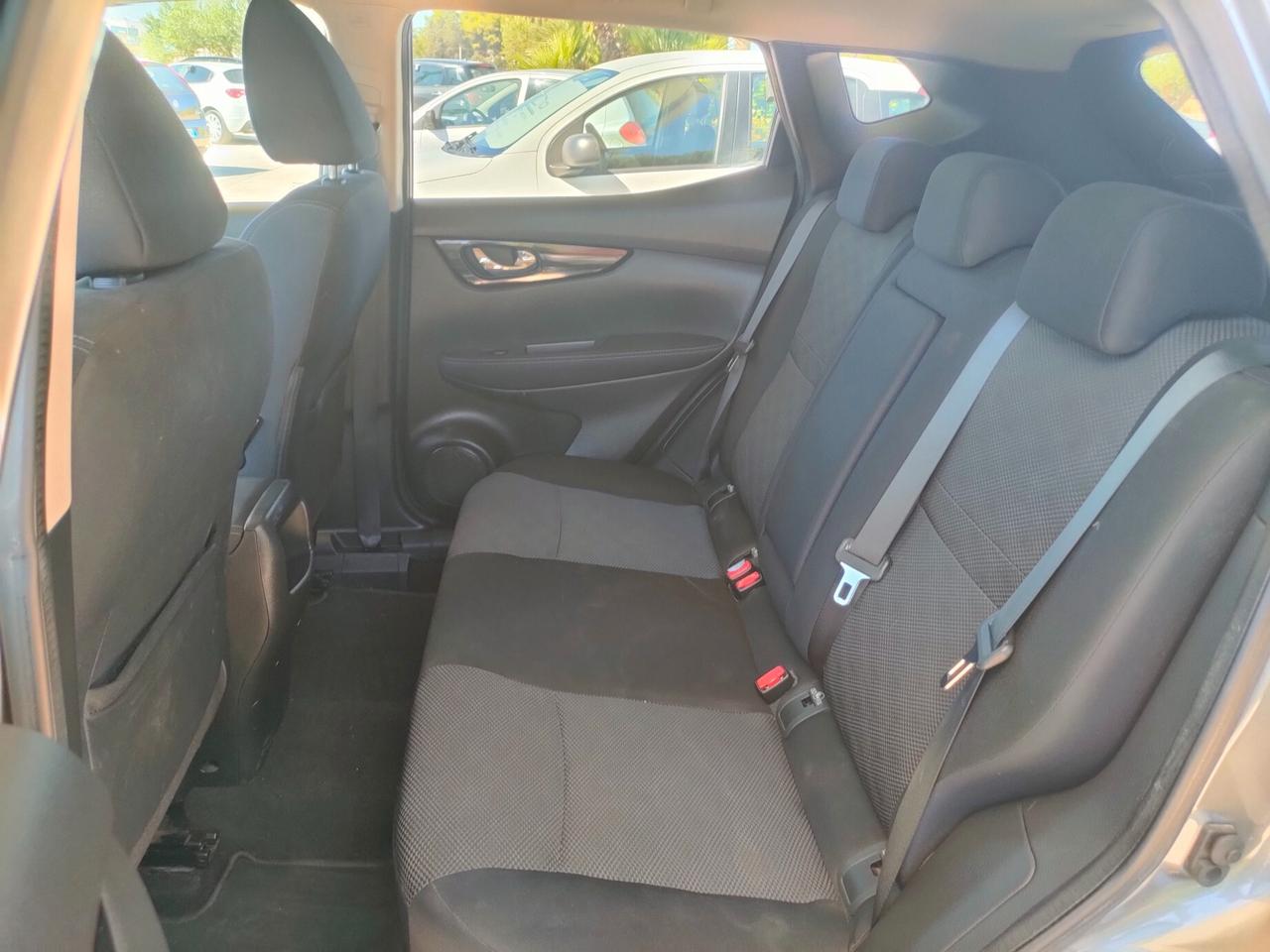 Nissan Qashqai 1.5 dCi N-Connecta