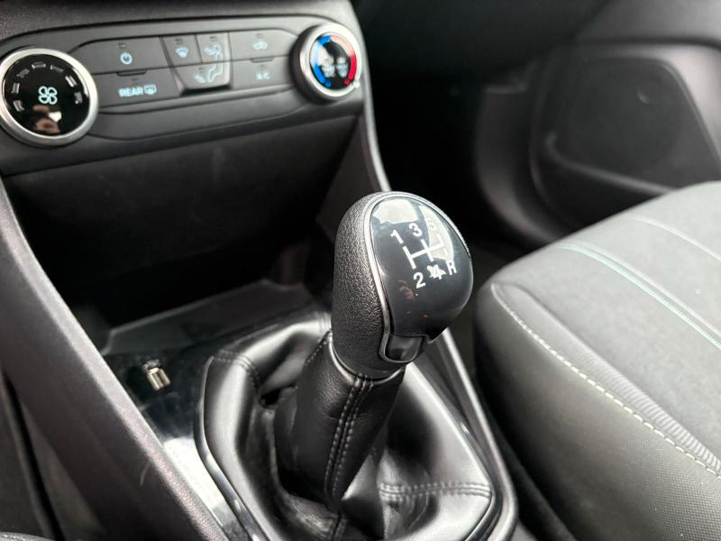 Ford Fiesta 5 Porte 5p 1.1 BENZ 85 CV Titanium OK NEOPATENTATI