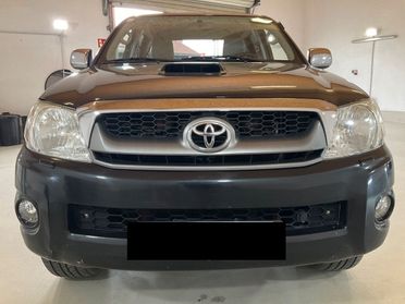 Toyota Hilux 2.5 D-4D 4WD 4p. Double Cab DLX