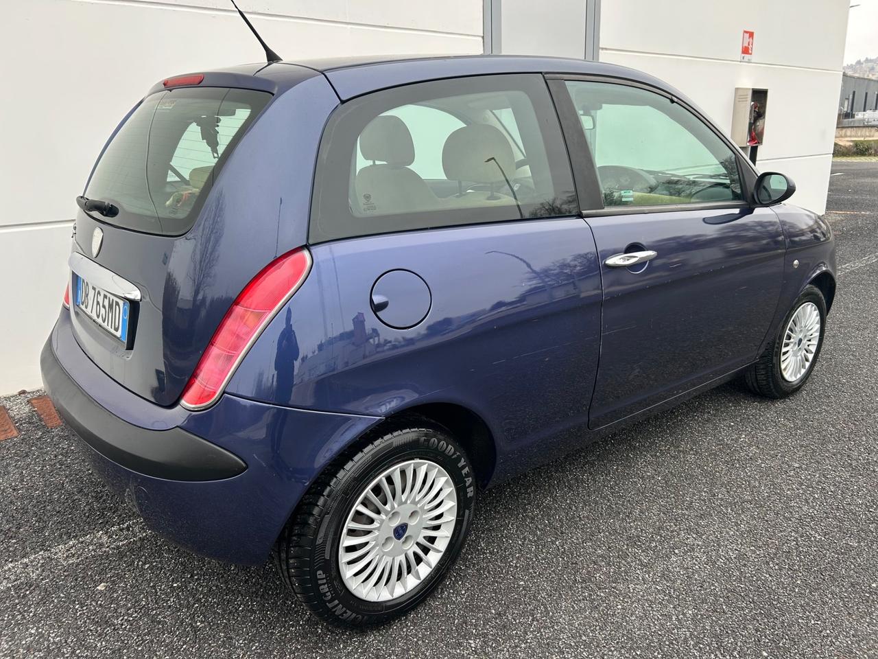 Lancia Ypsilon 1.2 Argento